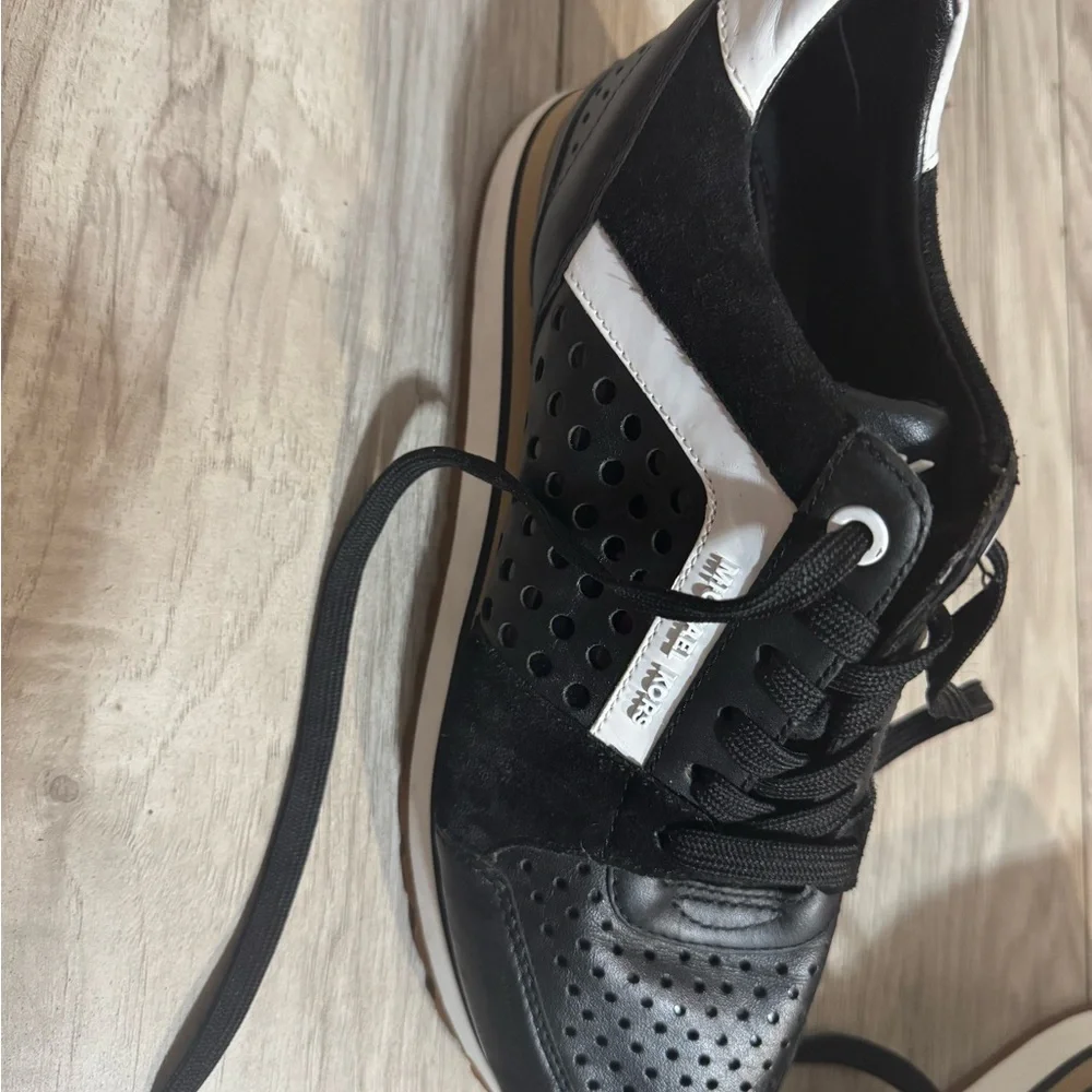 Michael Kors New Black and White Sneakers‎